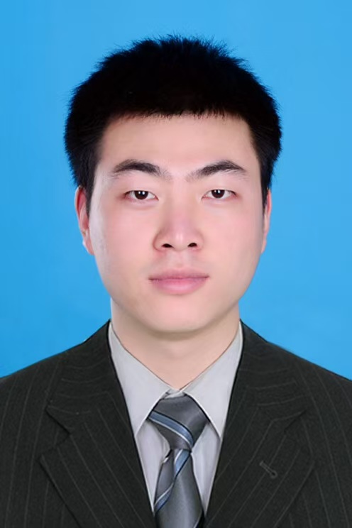 王东伟